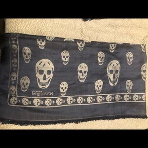 Alexander Macqueen classic al over skull scarf